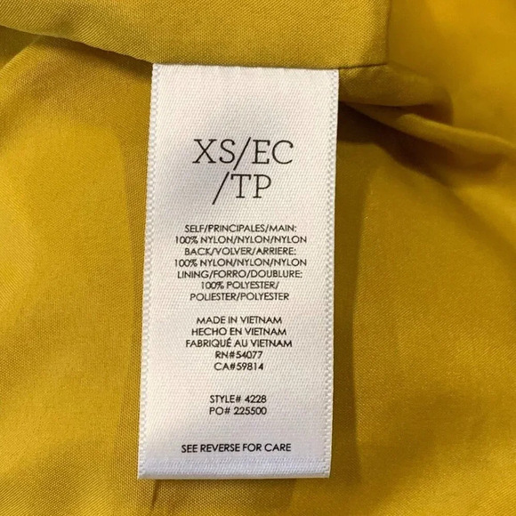 Cabi‎ Women's Puff Piece Cropped Oversized #4228 Nylon Puffer Coat Size XS - Picture 9 of 14